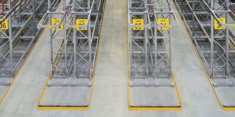 P90 Narrow Aisle Racking