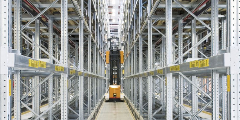 P90 Narrow Aisle Racking